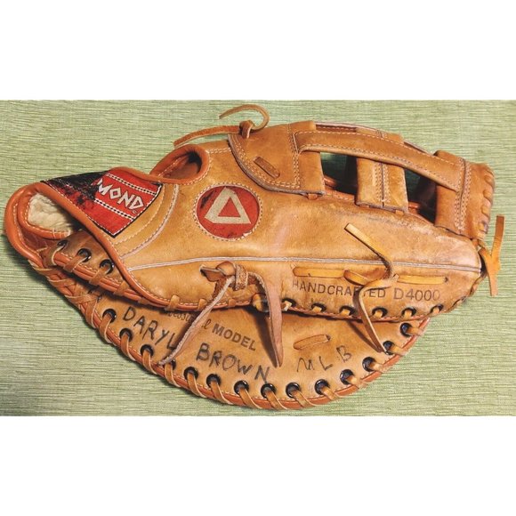 DIAMOND D4000 Professional Model RHT Mitt Baseball Glove Tan Top Grain Cowhide - Picture 12 of 13